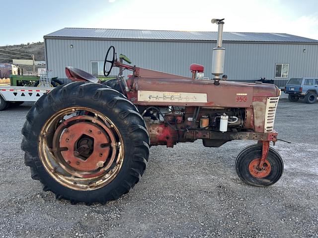 Image of Farmall 350 equipment image 3