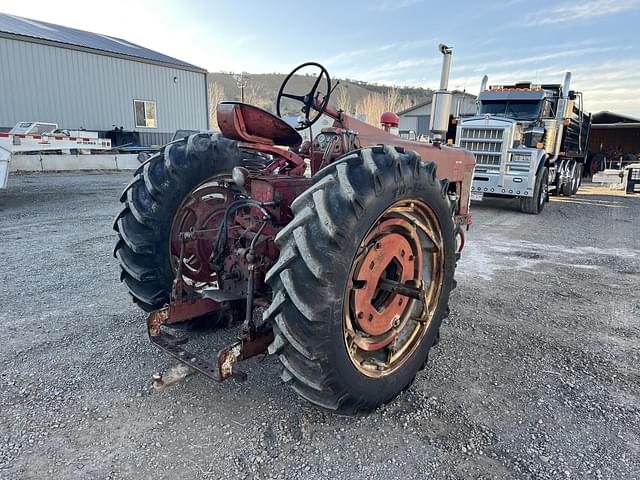 Image of Farmall 350 equipment image 4