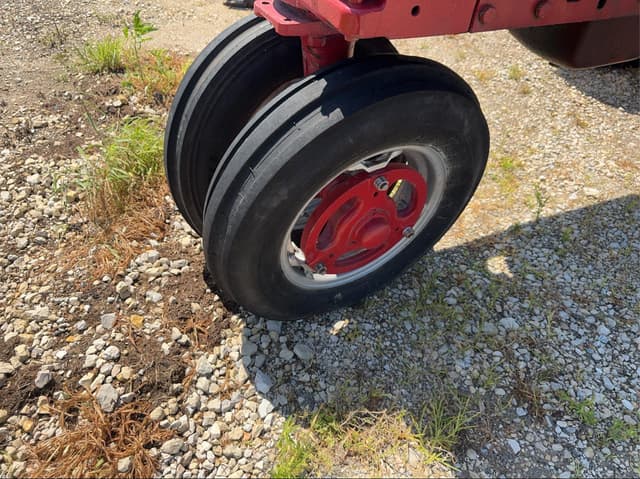 Image of Farmall 450 equipment image 3