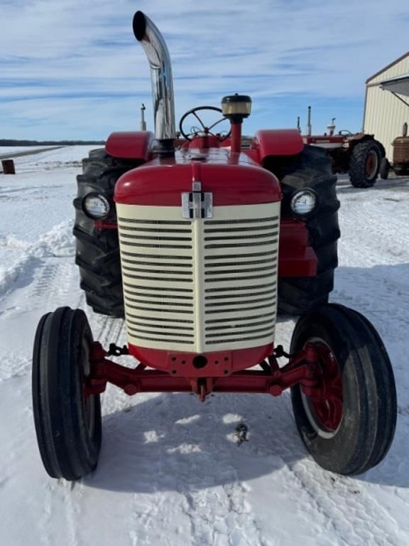 Image of International Harvester 650 equipment image 1