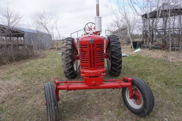 Image of International Harvester 300 equipment image 2