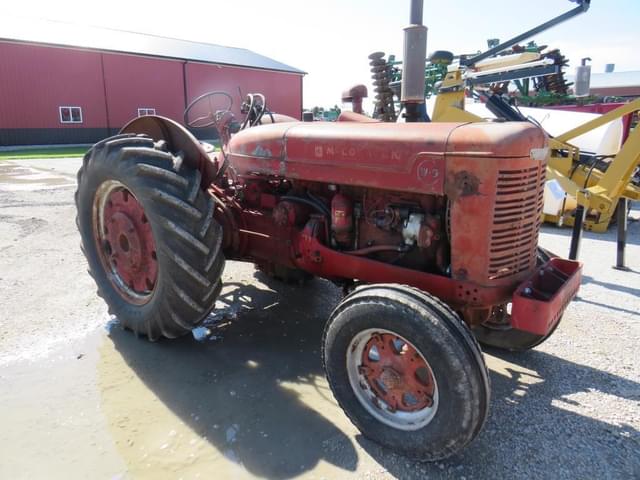 Image of Farmall W9 equipment image 3
