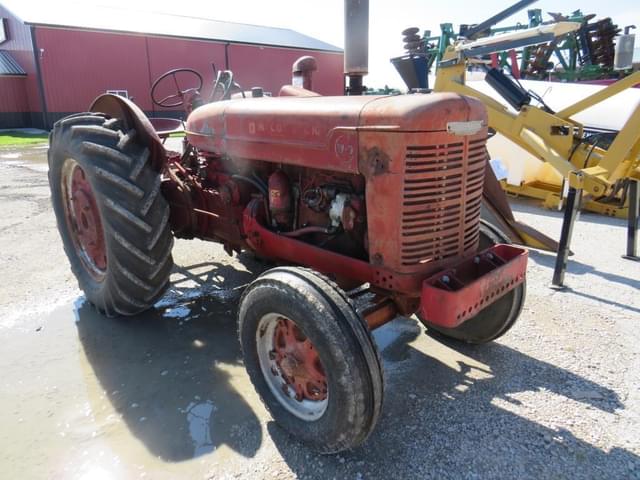 Image of Farmall W9 equipment image 2