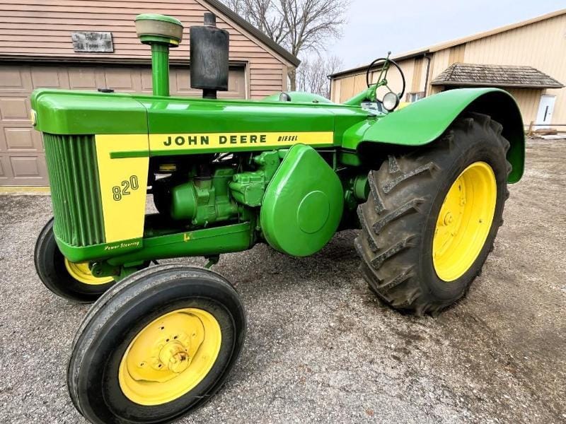 Main image John Deere 820