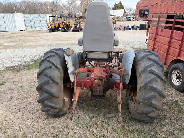 Image of J.I. Case 311 equipment image 4