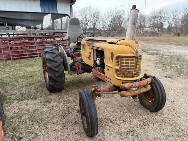 Image of J.I. Case 311 equipment image 2