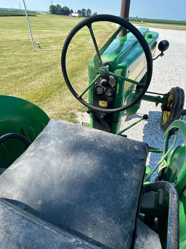 Image of John Deere 320 equipment image 2