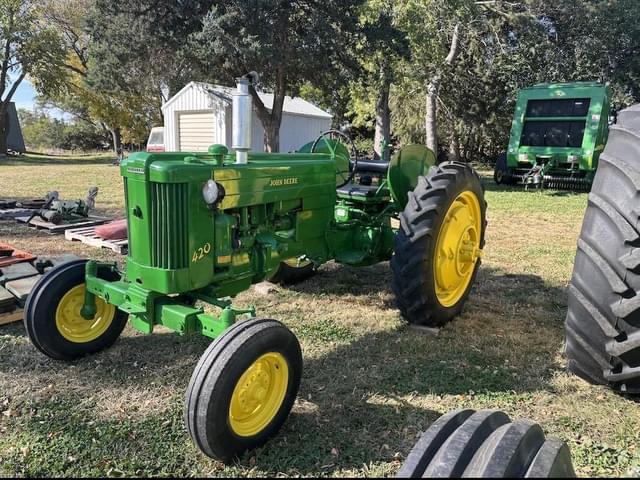 Image of John Deere 420 equipment image 3