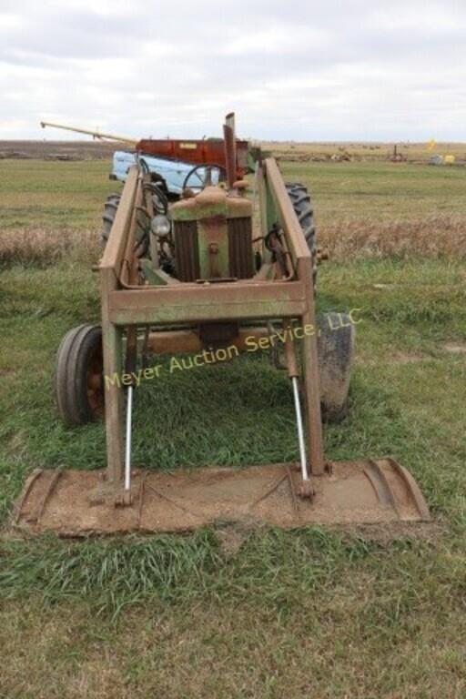 Image of John Deere 420 equipment image 1