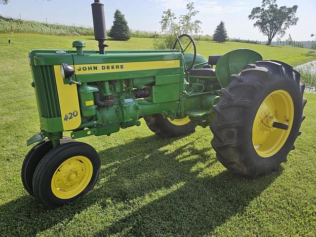 Image of John Deere 420 equipment image 1