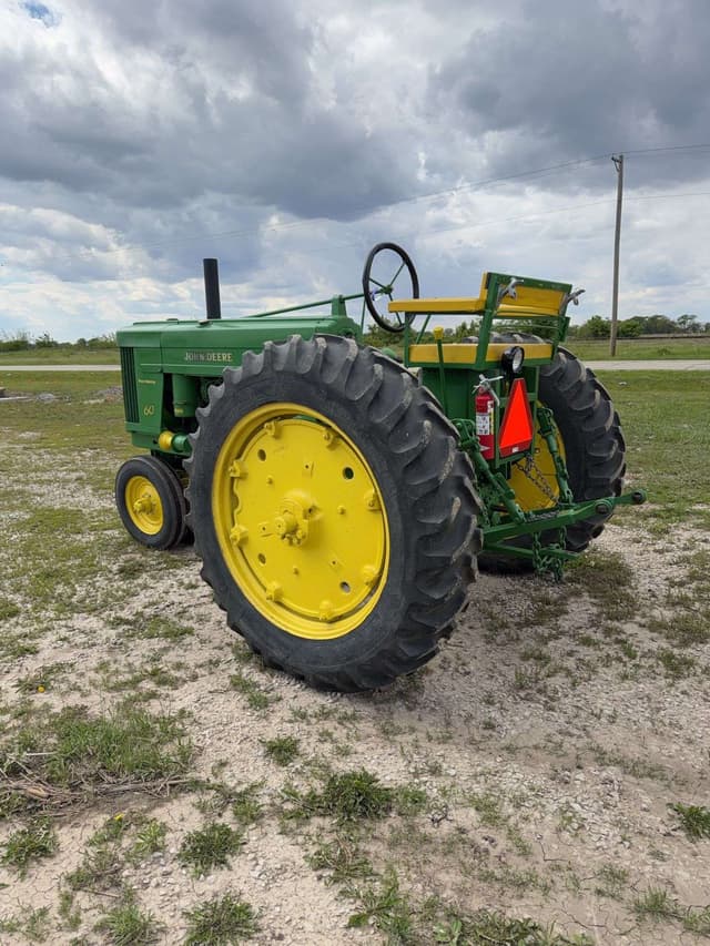 Image of John Deere 60 equipment image 2