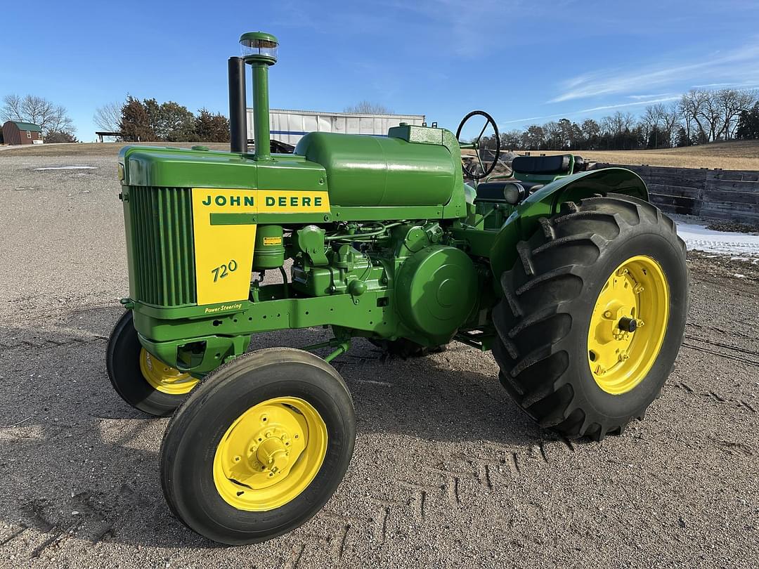 Image of John Deere 720 Primary image