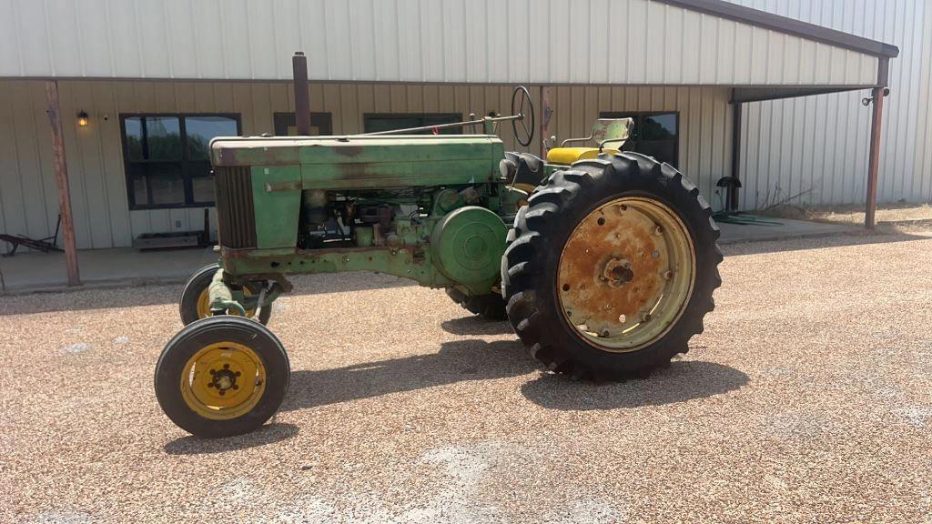 Image of John Deere 720 Primary image