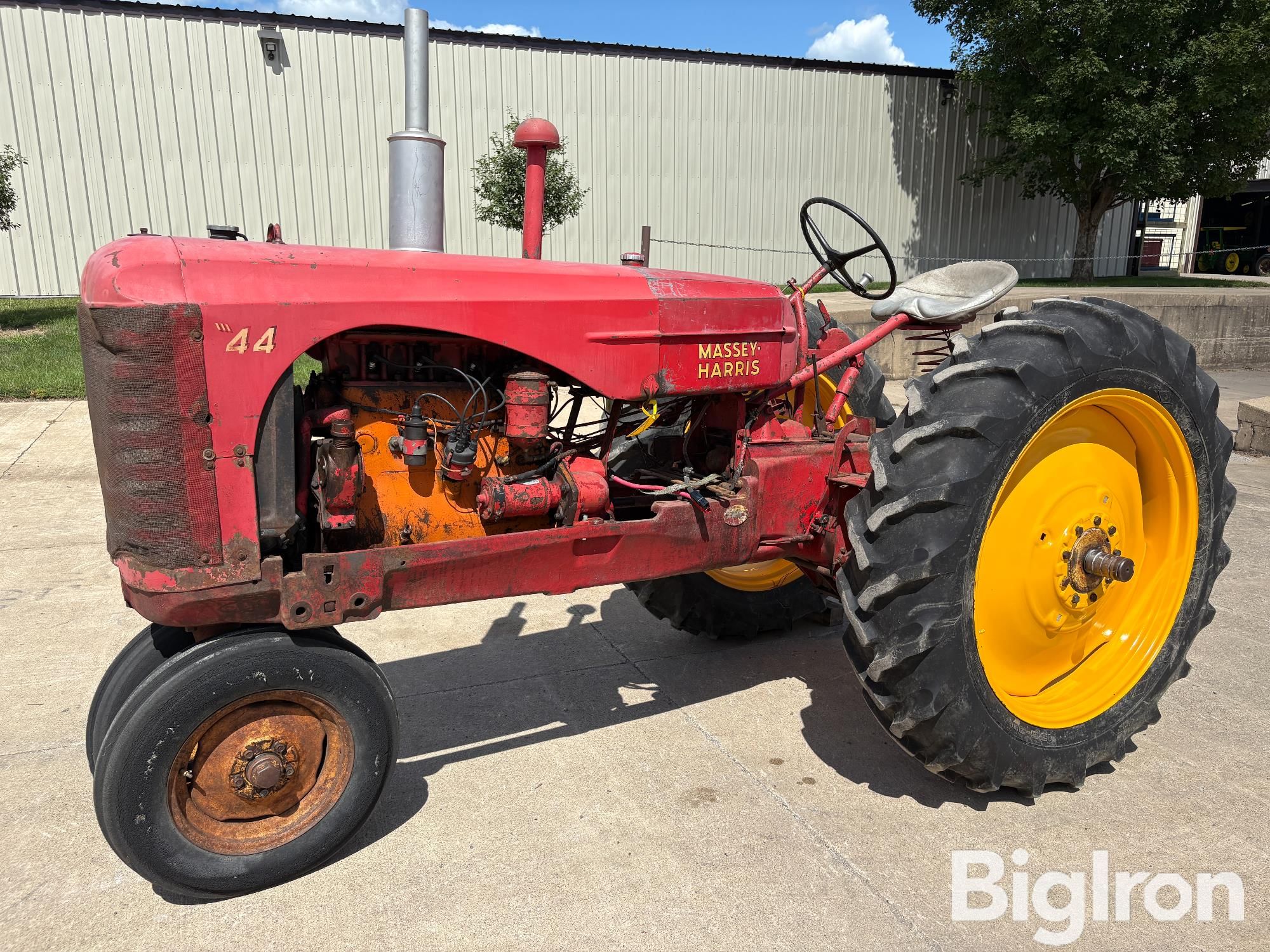 1949 Massey-Harris 444 Equipment Image0