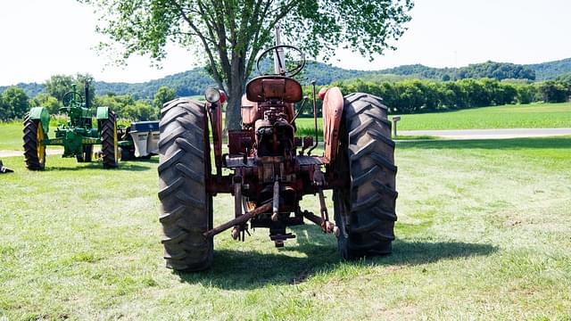 Image of Massey-Harris 333 equipment image 4