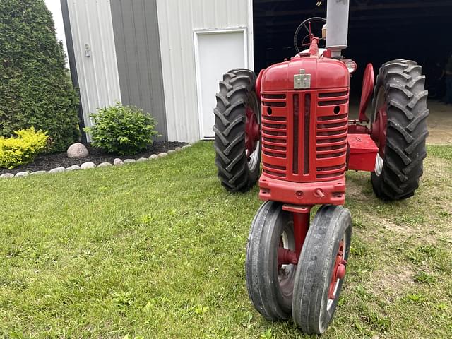 Image of Farmall 300 equipment image 1