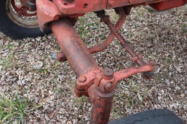 Image of Farmall 400 equipment image 4