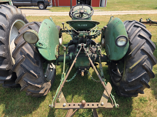 Image of Oliver Super 55 equipment image 3