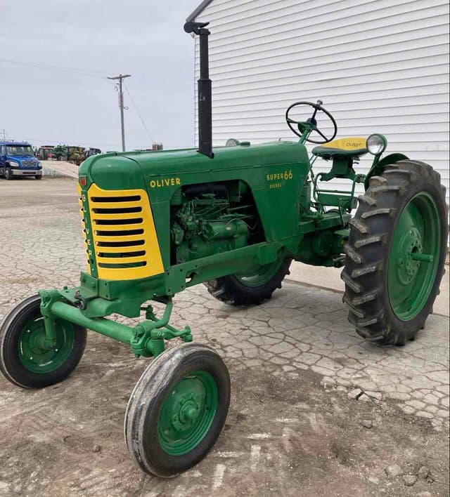 Image of Oliver Super 66 equipment image 1