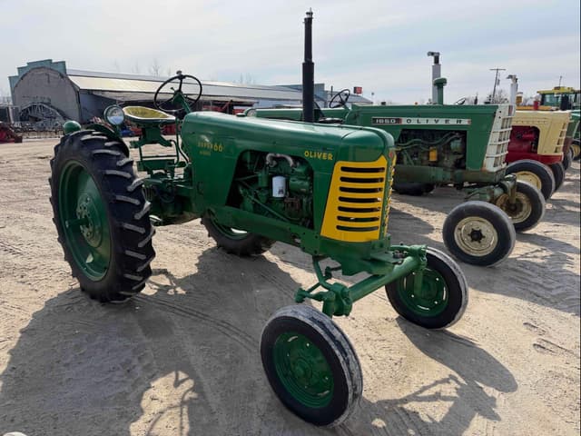 Image of Oliver Super 66 equipment image 4