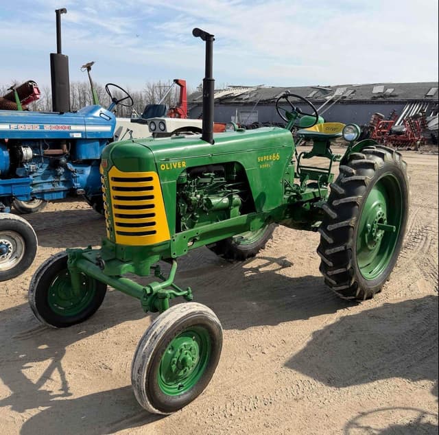 Image of Oliver Super 66 equipment image 2