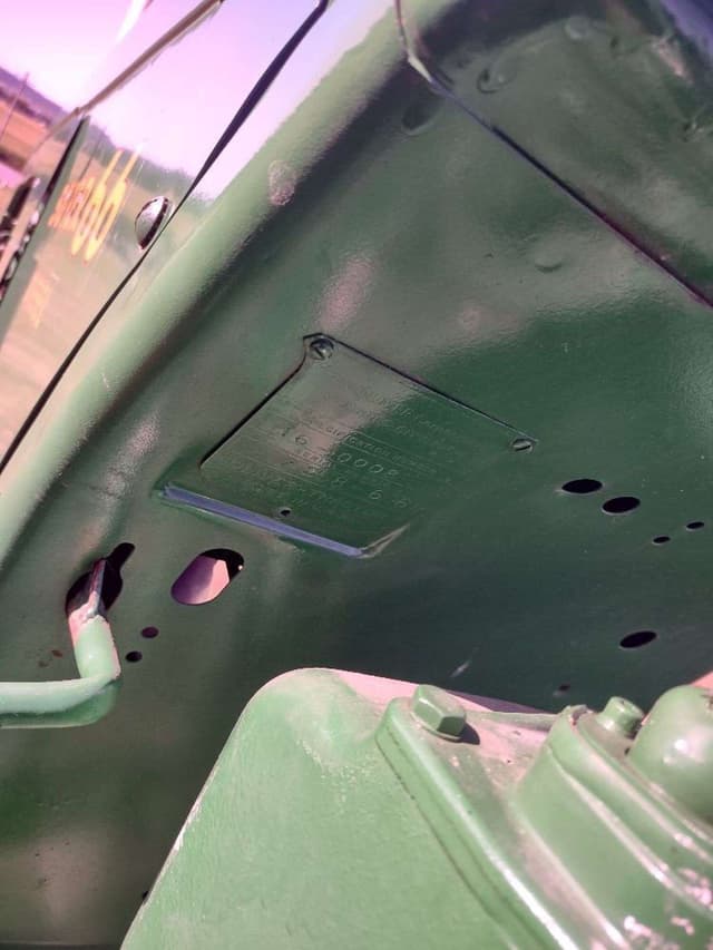 Image of Oliver Super 66 equipment image 4