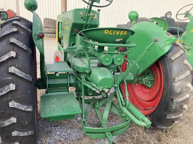 Image of Oliver Super 66 equipment image 4