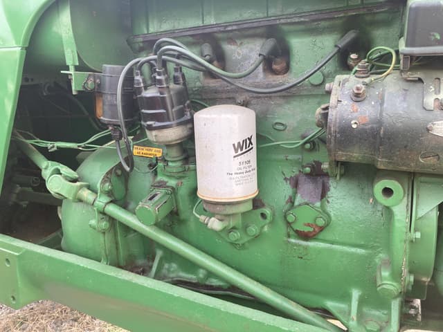 Image of Oliver Super 66 equipment image 2