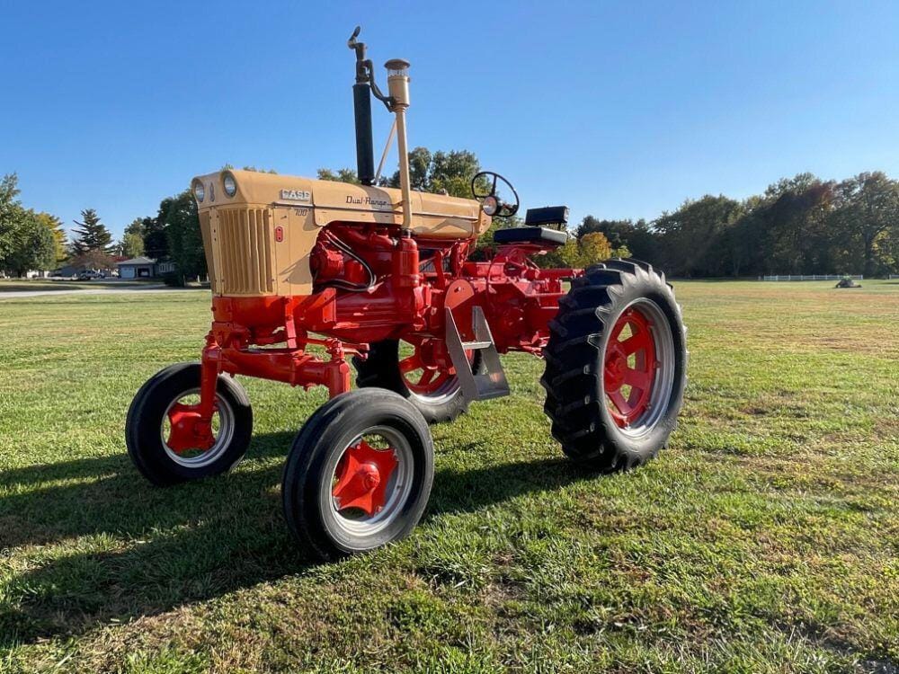 Main image J.I. Case 700