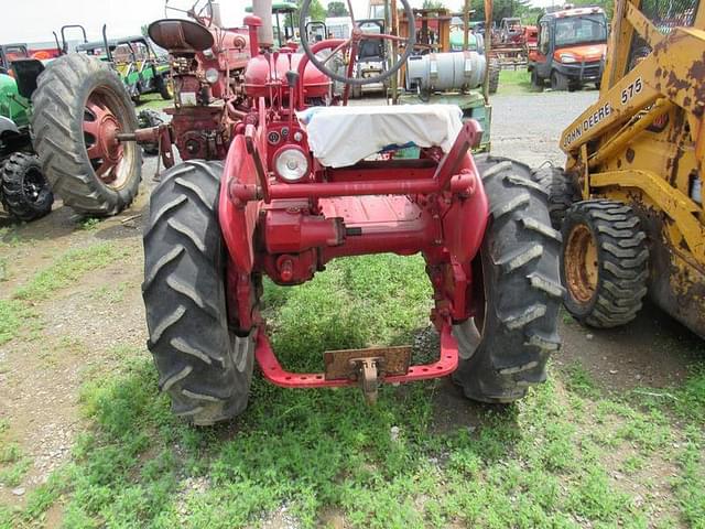 Image of Farmall 100 equipment image 4