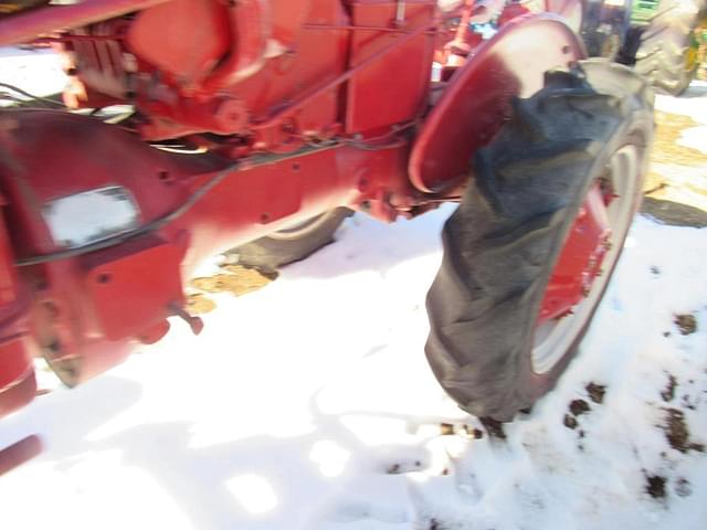 Image of Farmall 100 equipment image 4