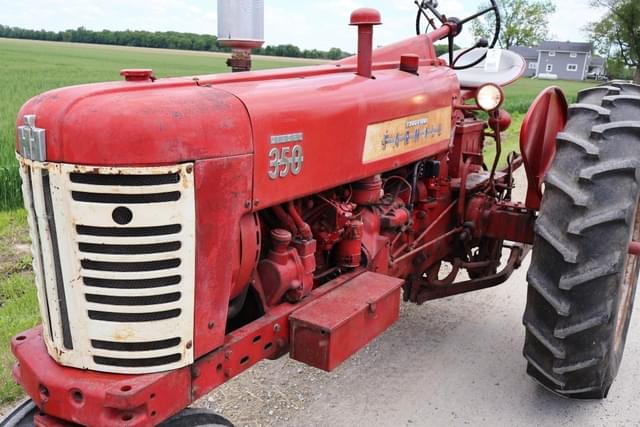 Image of Farmall 350 equipment image 3