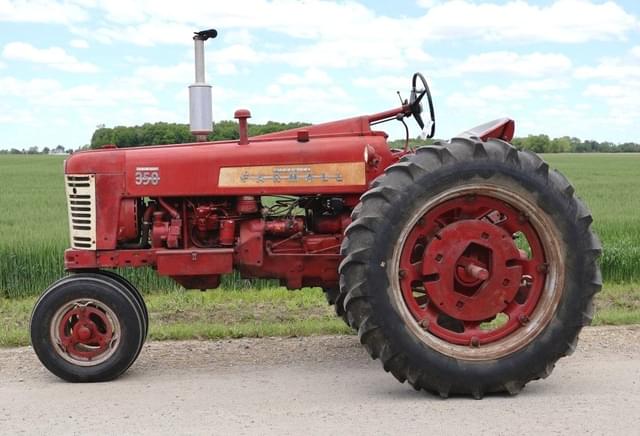 Image of Farmall 350 equipment image 2