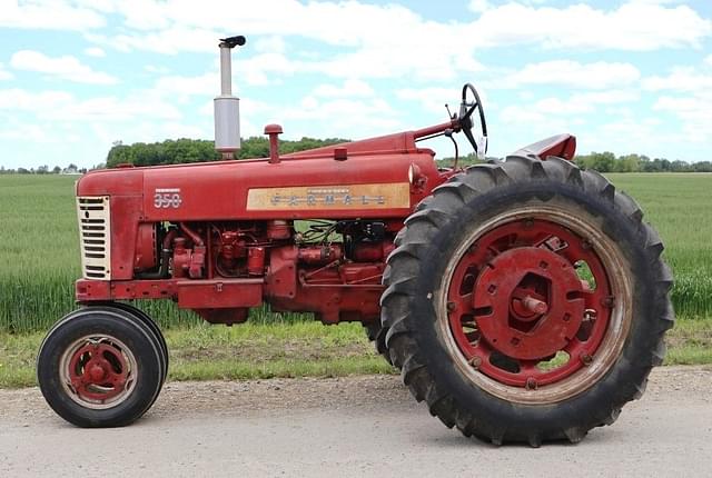 Image of Farmall 350 equipment image 1