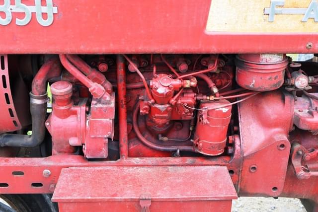 Image of Farmall 350 equipment image 4