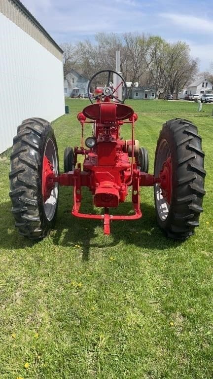 Image of Farmall 350 equipment image 2