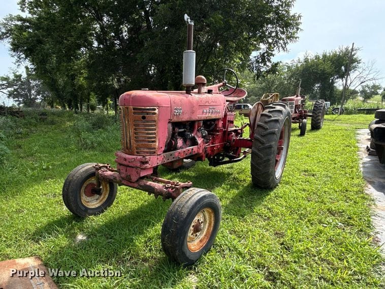 1957 Farmall 350 Equipment Image0