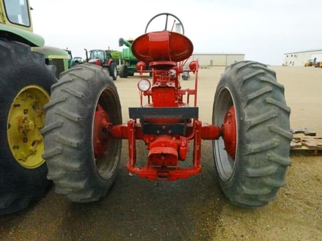 Image of Farmall 350 equipment image 3
