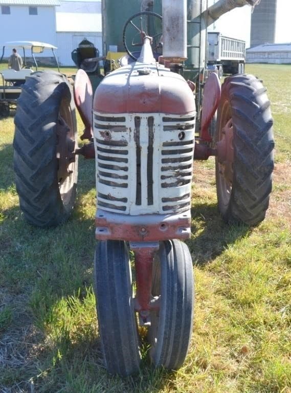Image of Farmall 350 equipment image 4