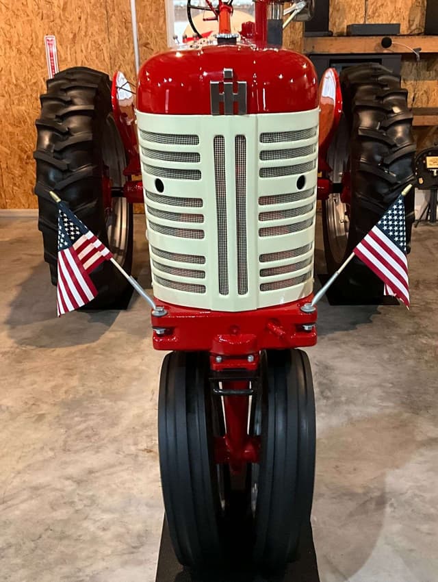 Image of Farmall 450 equipment image 1