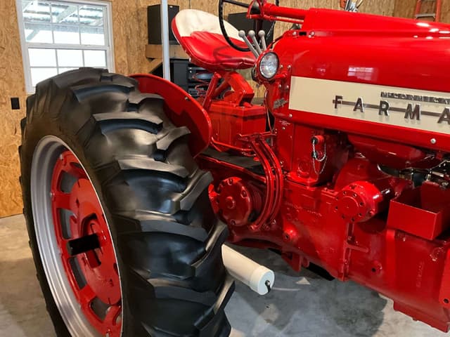 Image of Farmall 450 equipment image 4