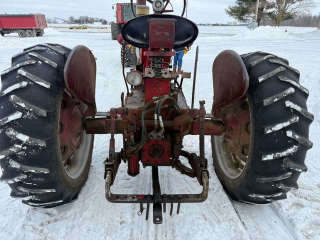 Image of Farmall 450 equipment image 4