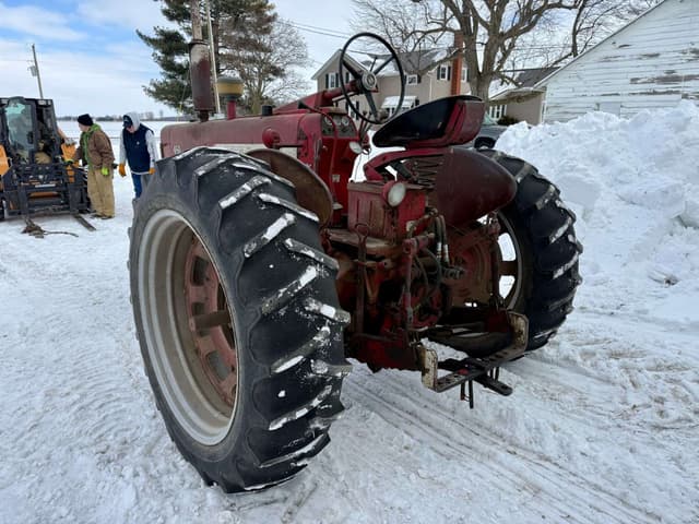 Image of Farmall 450 equipment image 3