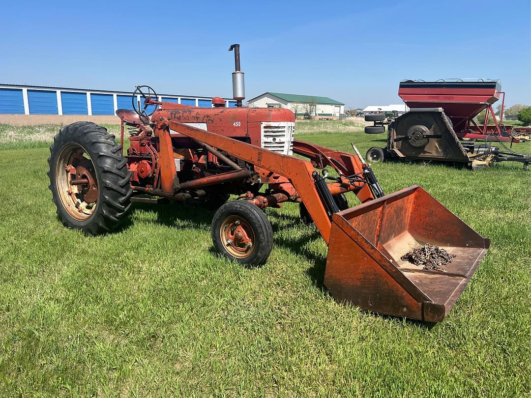 Image of Farmall 450 Primary image