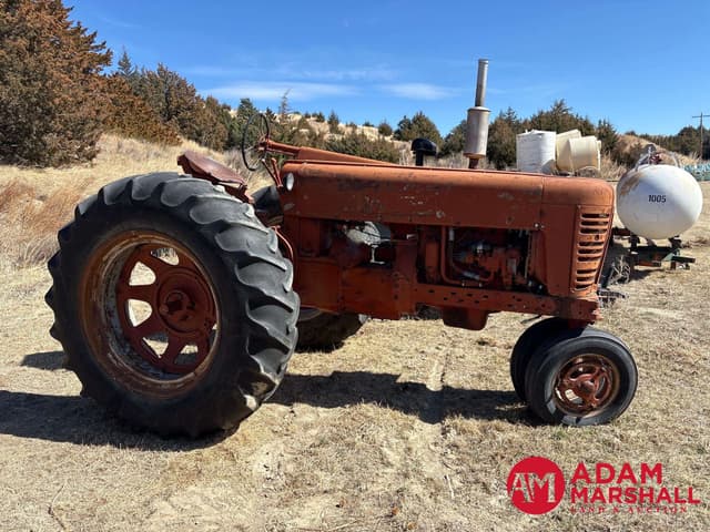 Image of Farmall 450 equipment image 2