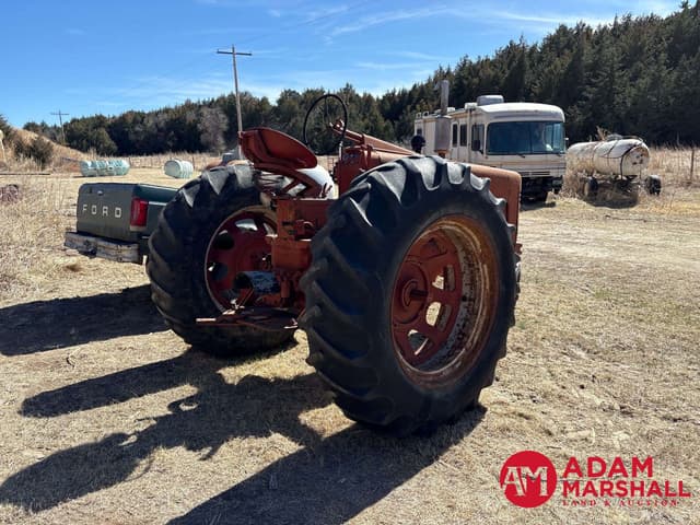 Image of Farmall 450 equipment image 4