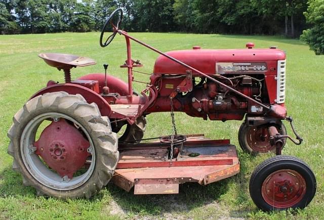 Image of Farmall Cub equipment image 1