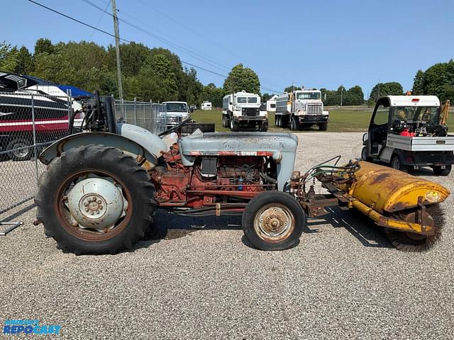 Image of Ford 660 equipment image 4