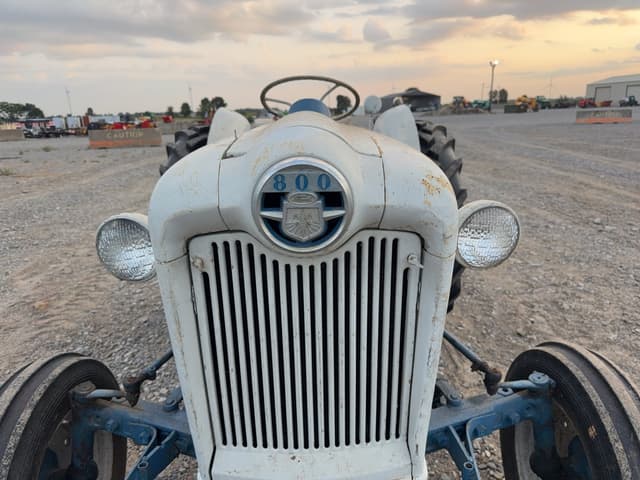 Image of Ford 800 equipment image 3