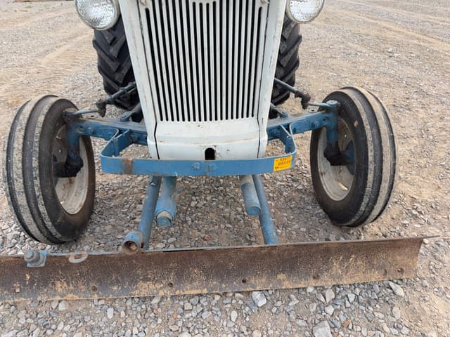 Image of Ford 800 equipment image 4